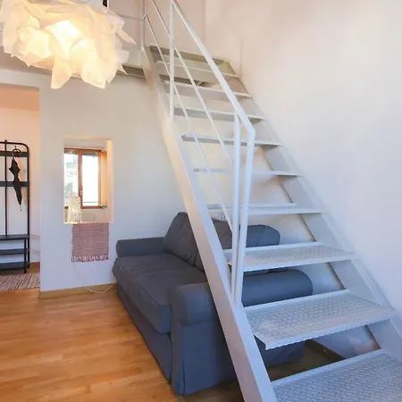 Florence- Giacomini 4 Bedroom Apartment *