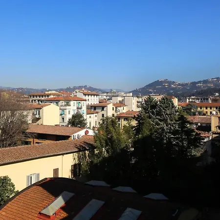 Florence- Giacomini 4 Bedroom Apartment *
